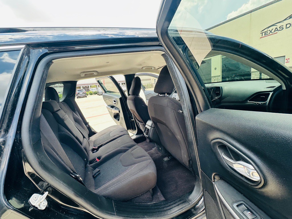 2019 Jeep Cherokee Image 19