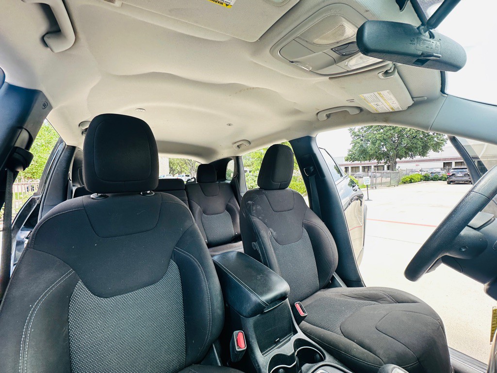 2019 Jeep Cherokee Image 24