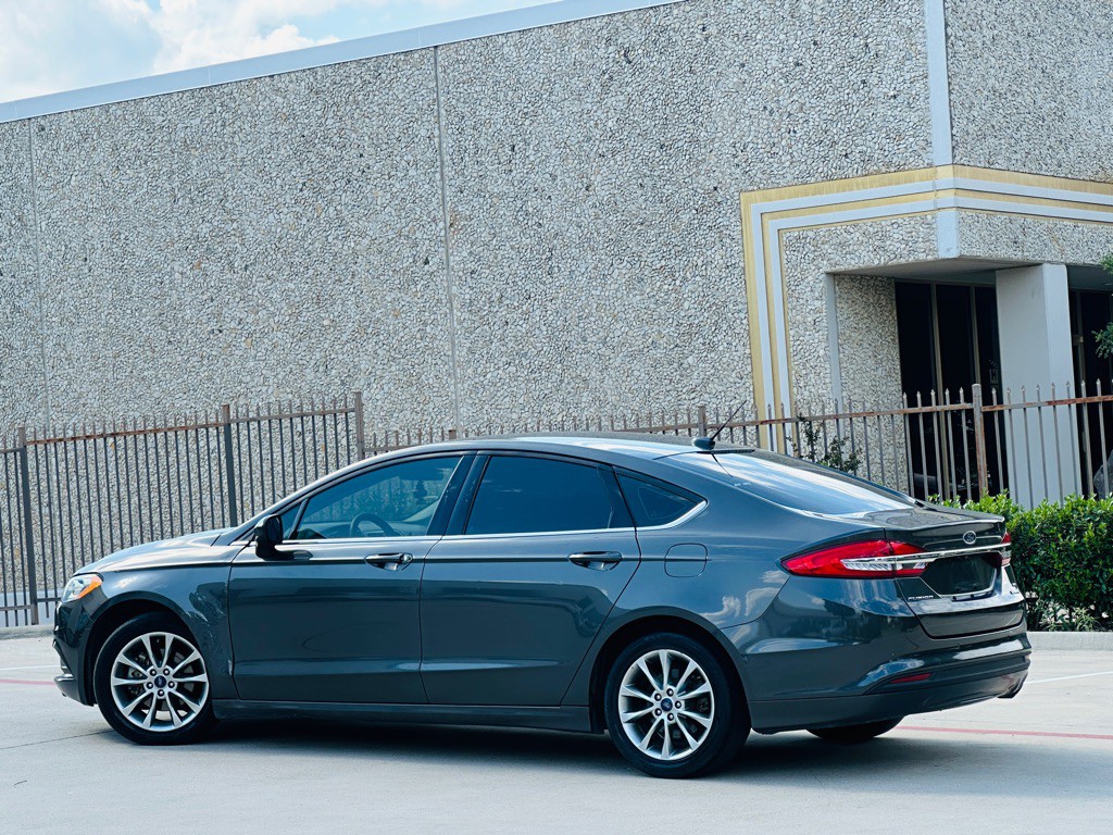 2017 Ford Fusion Image 6
