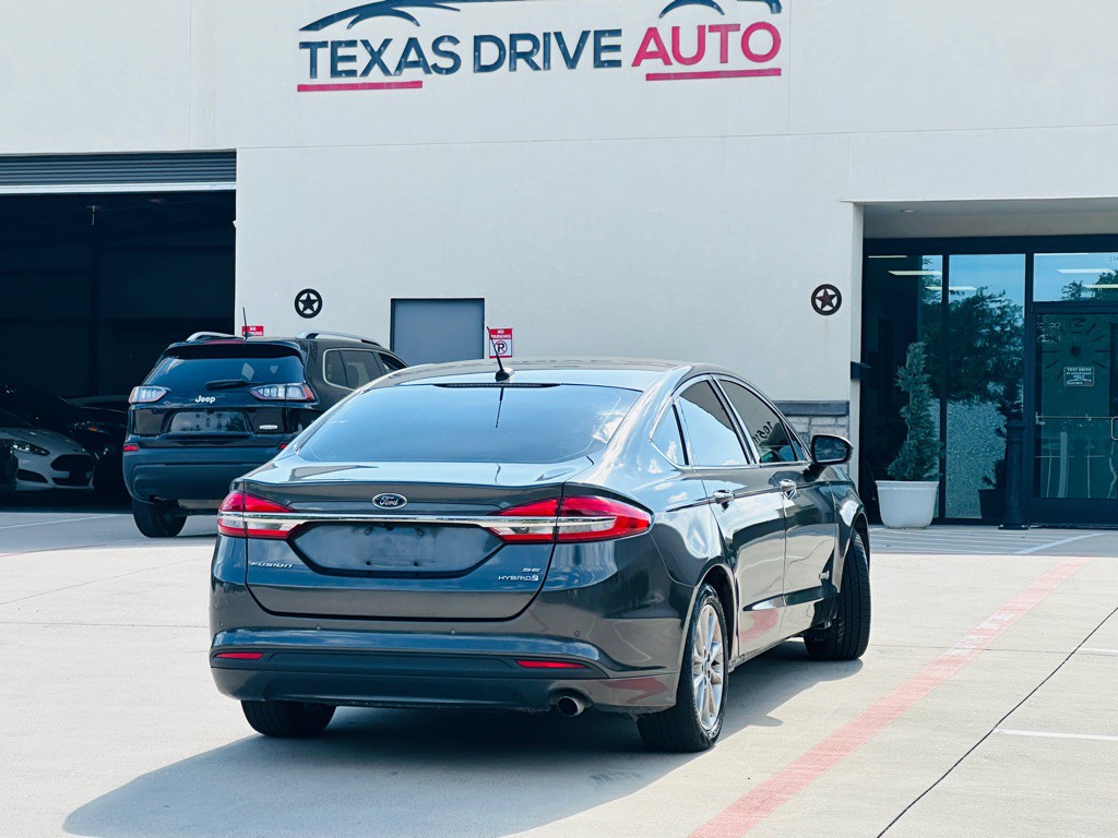 2017 Ford Fusion Image 8