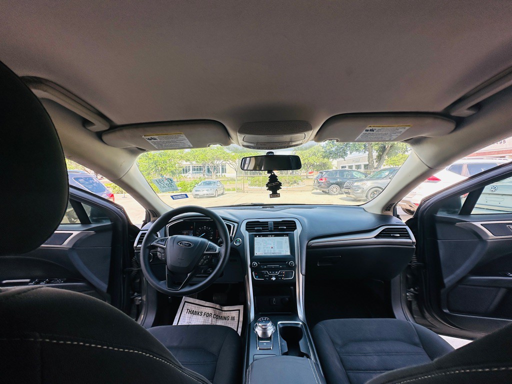 2017 Ford Fusion Image 17