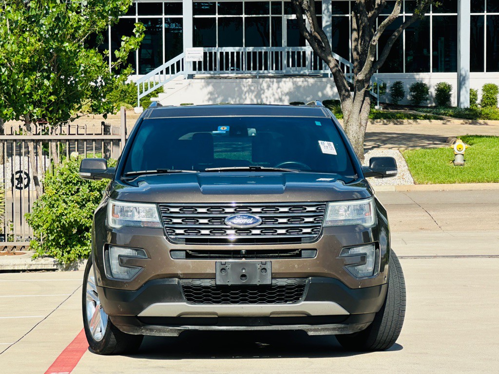 2016 Ford Explorer Image 2