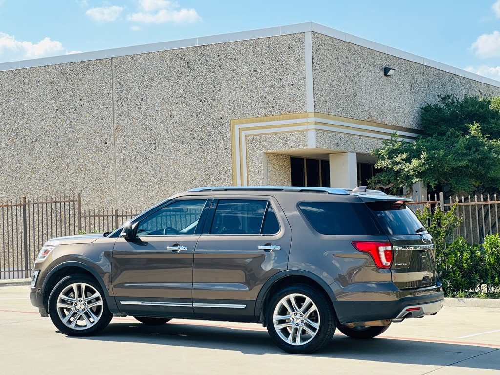 2016 Ford Explorer Image 7