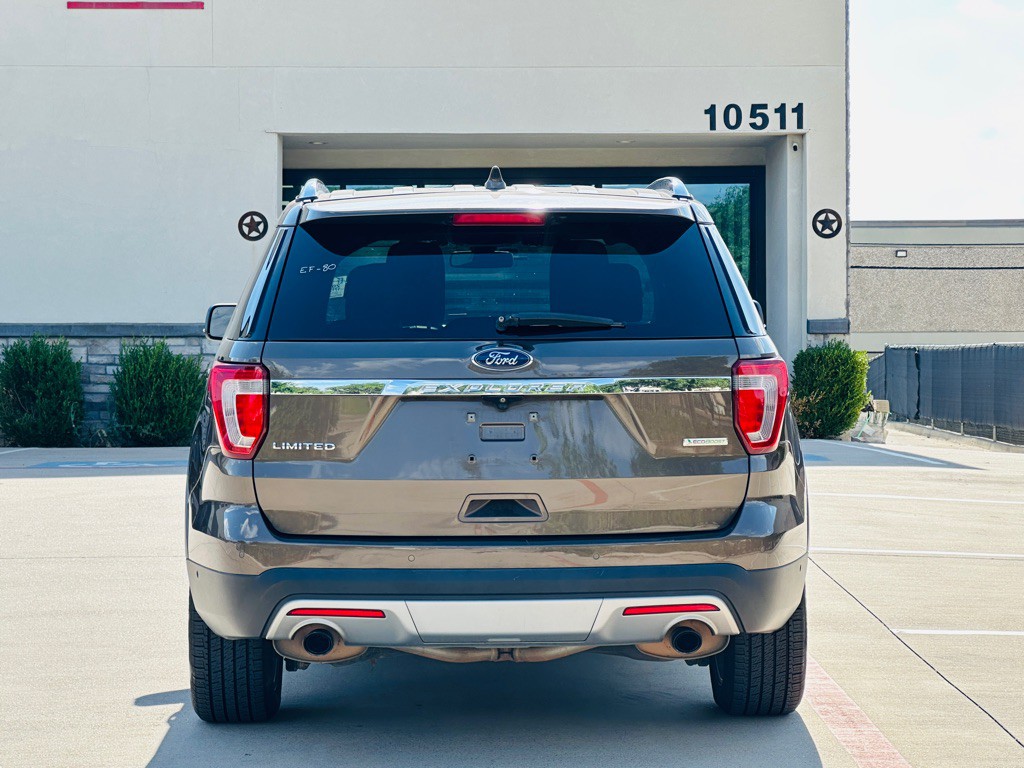 2016 Ford Explorer Image 9