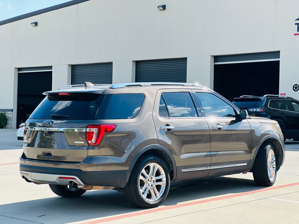 2016 Ford Explorer Image 11