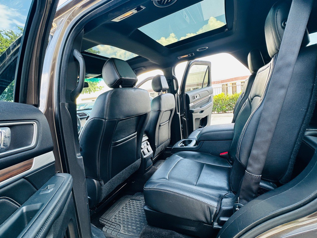 2016 Ford Explorer Image 16