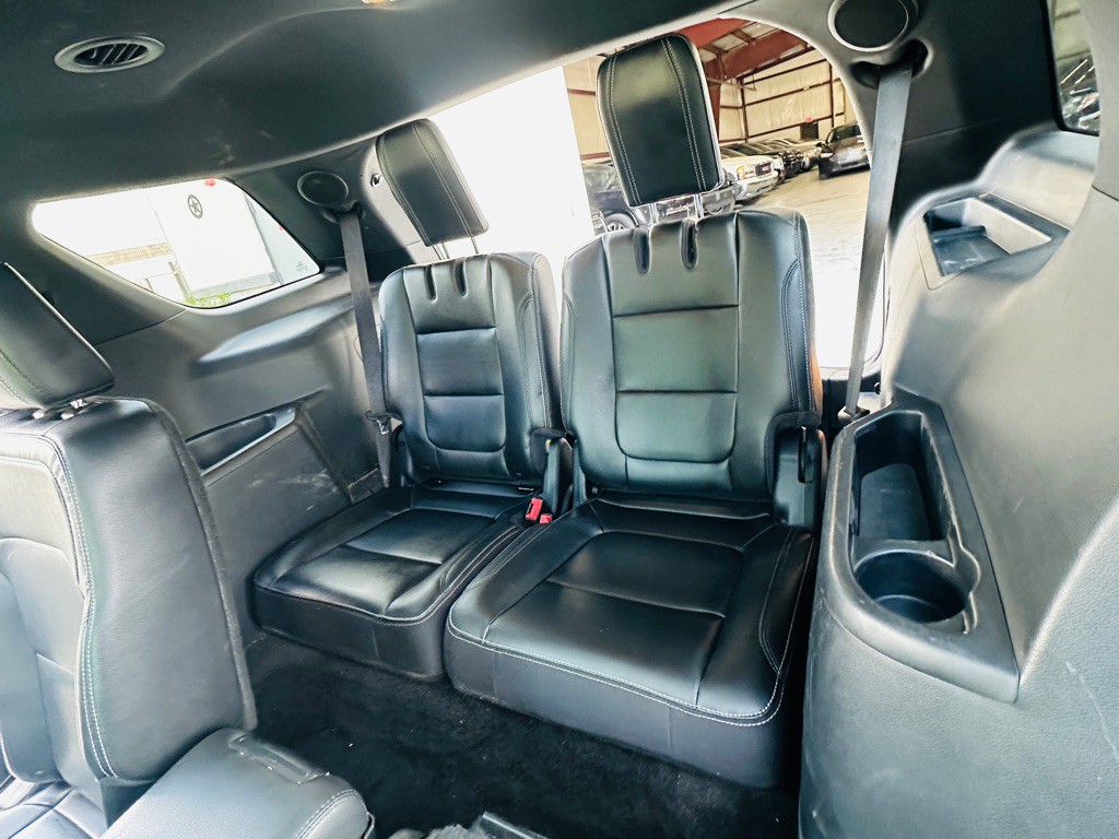 2016 Ford Explorer Image 19