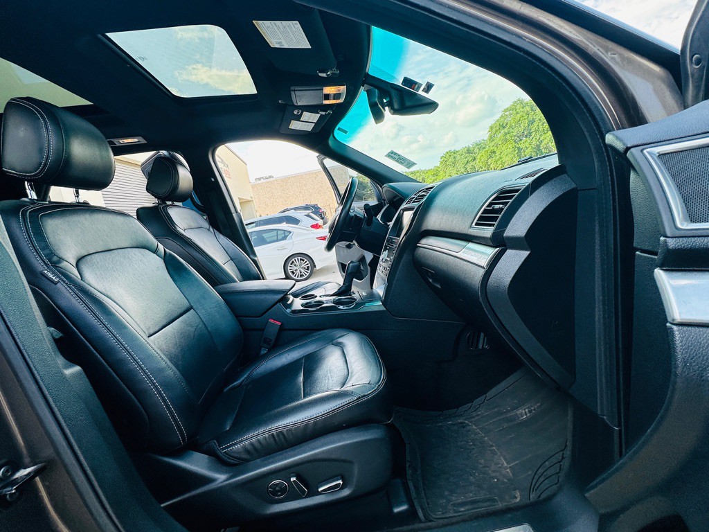 2016 Ford Explorer Image 26