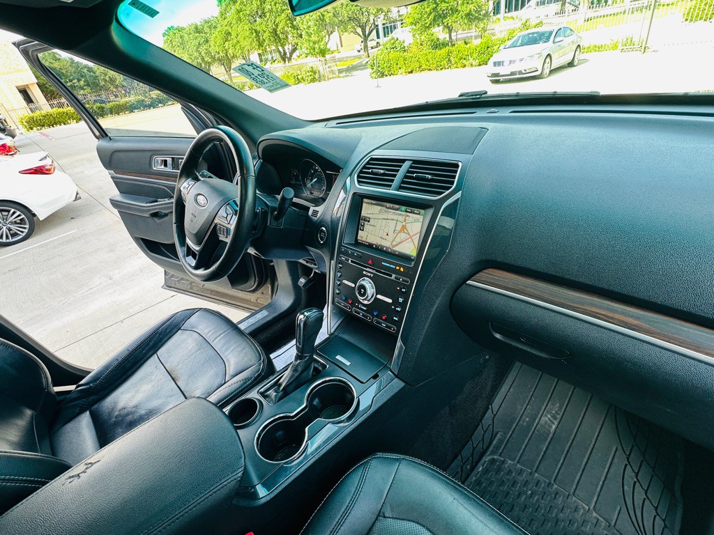 2016 Ford Explorer Image 28