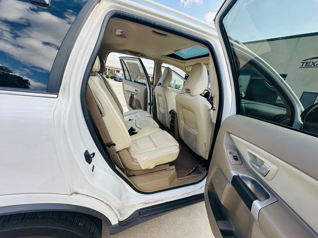 2011 Volvo XC90 Image 21