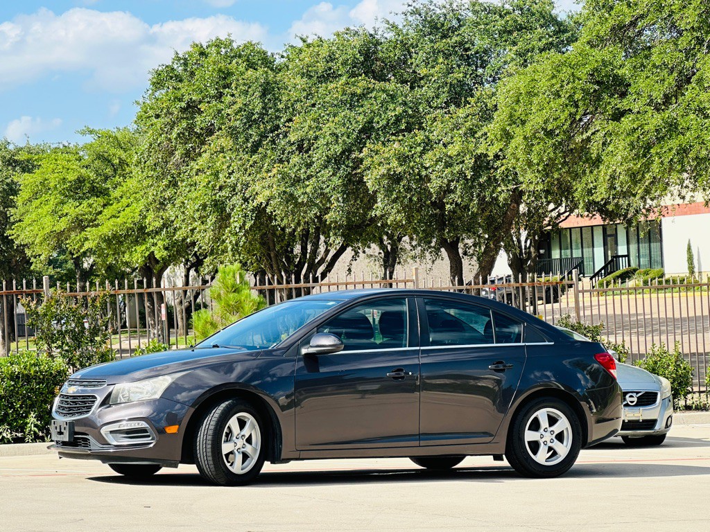 2016 Chevrolet Cruze Image 4