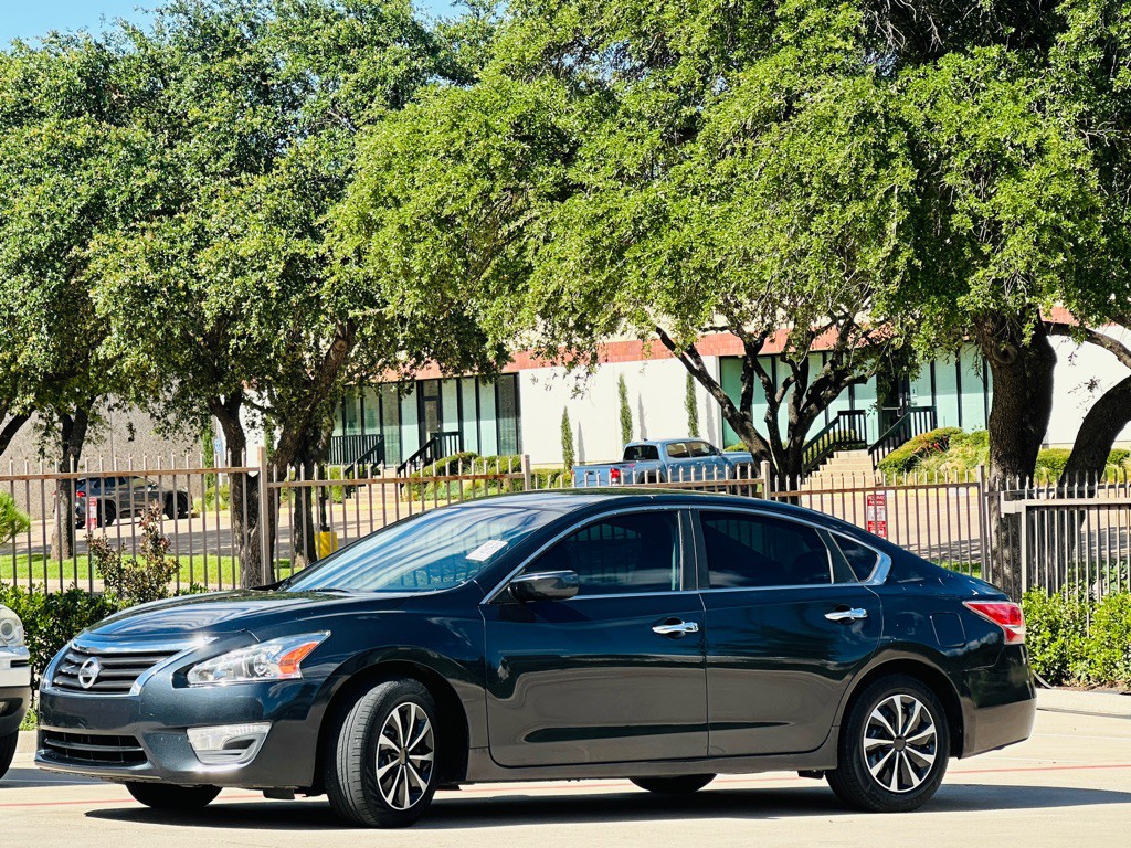 2015 Nissan Altima Image 4