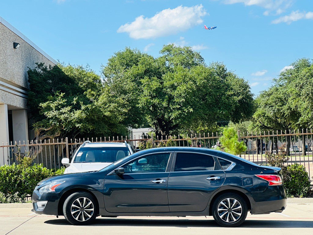 2015 Nissan Altima Image 5
