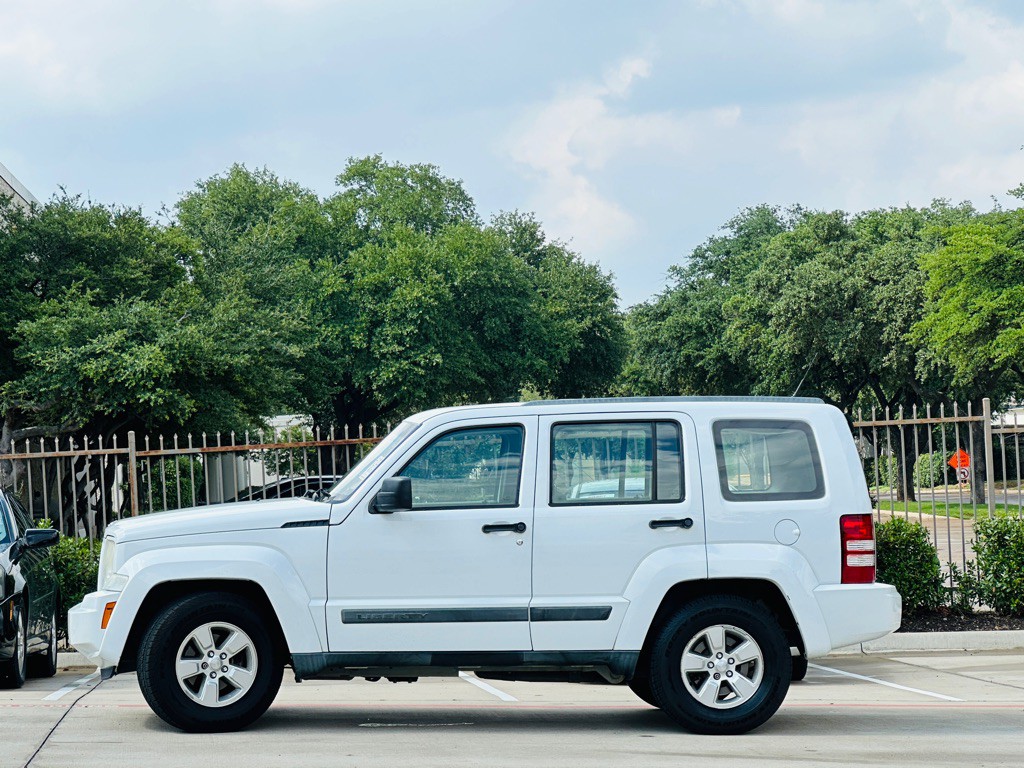 2011 Jeep Liberty Image 6