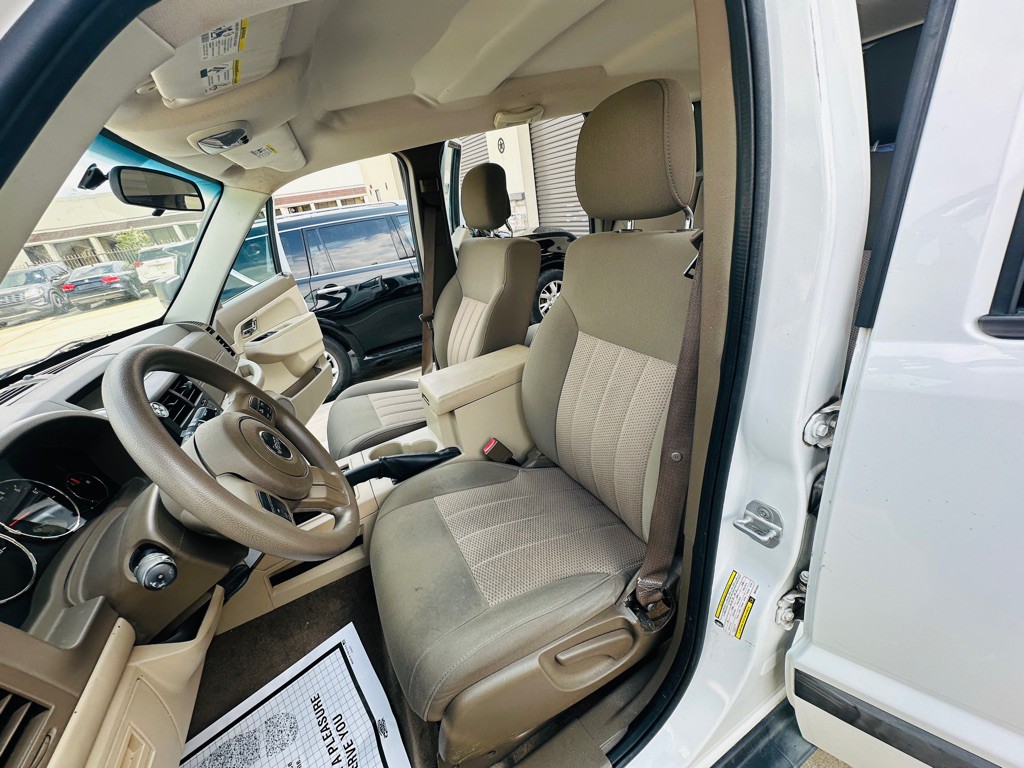 2011 Jeep Liberty Image 14