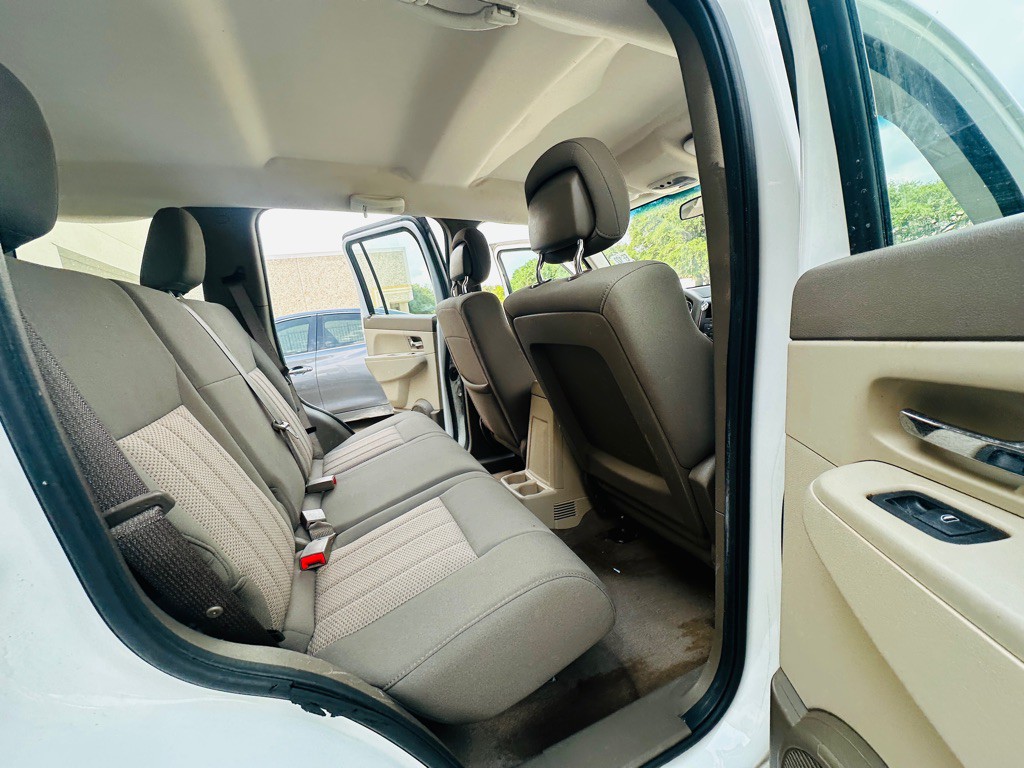 2011 Jeep Liberty Image 21
