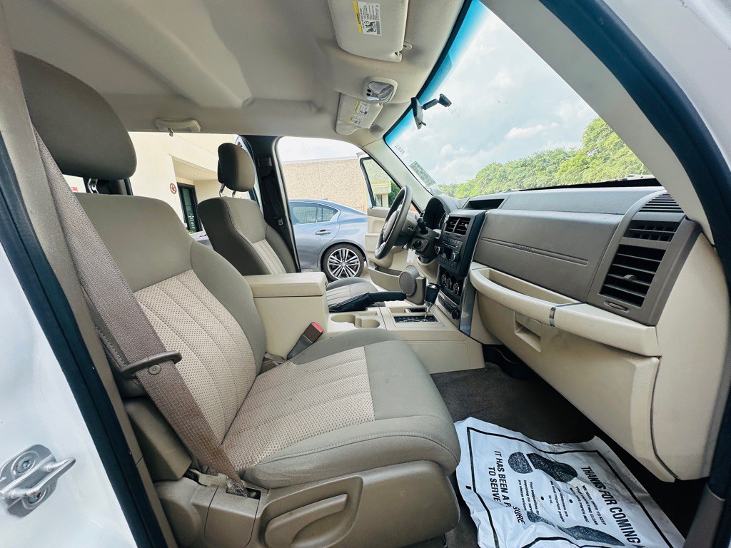 2011 Jeep Liberty Image 23