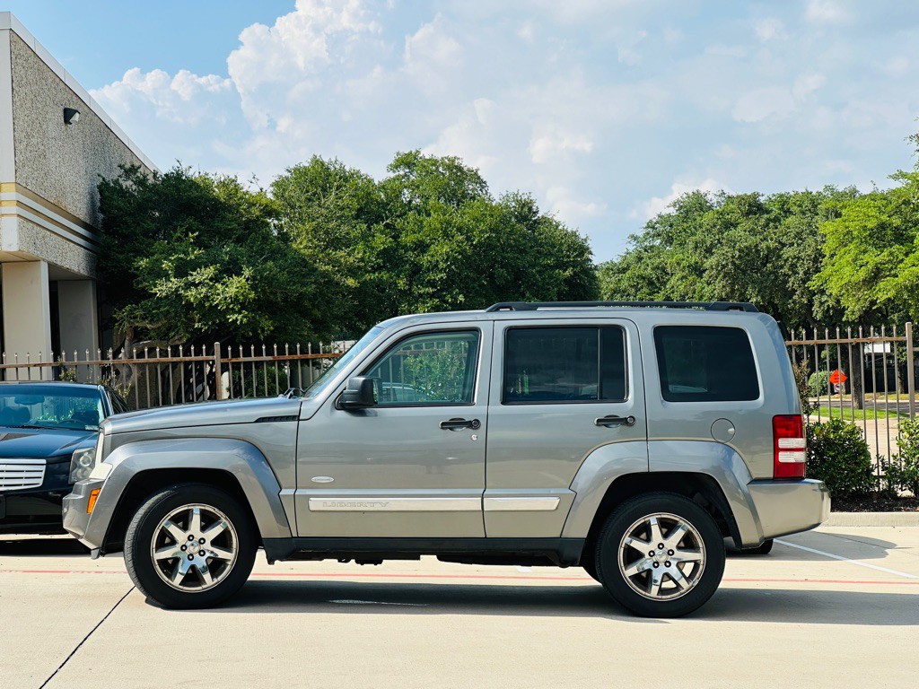 2012 Jeep Liberty Image 6