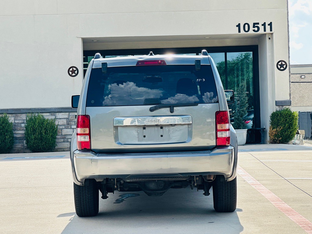 2012 Jeep Liberty Image 9