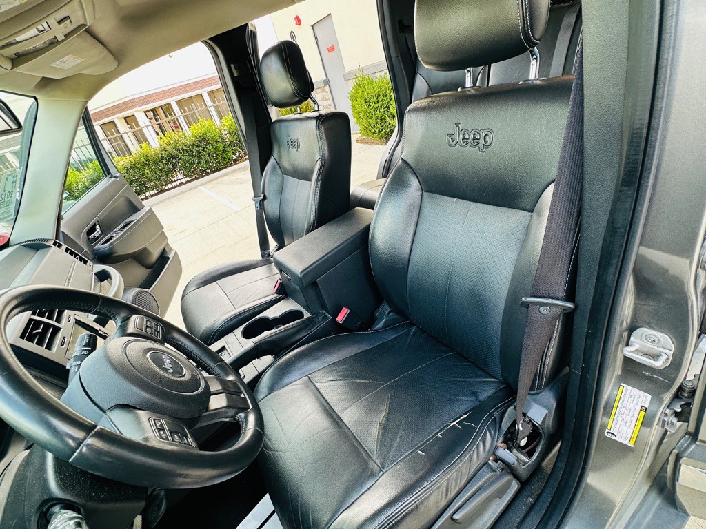 2012 Jeep Liberty Image 15