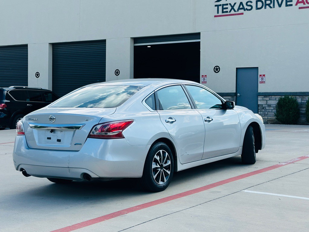 2013 Nissan Altima Image 9