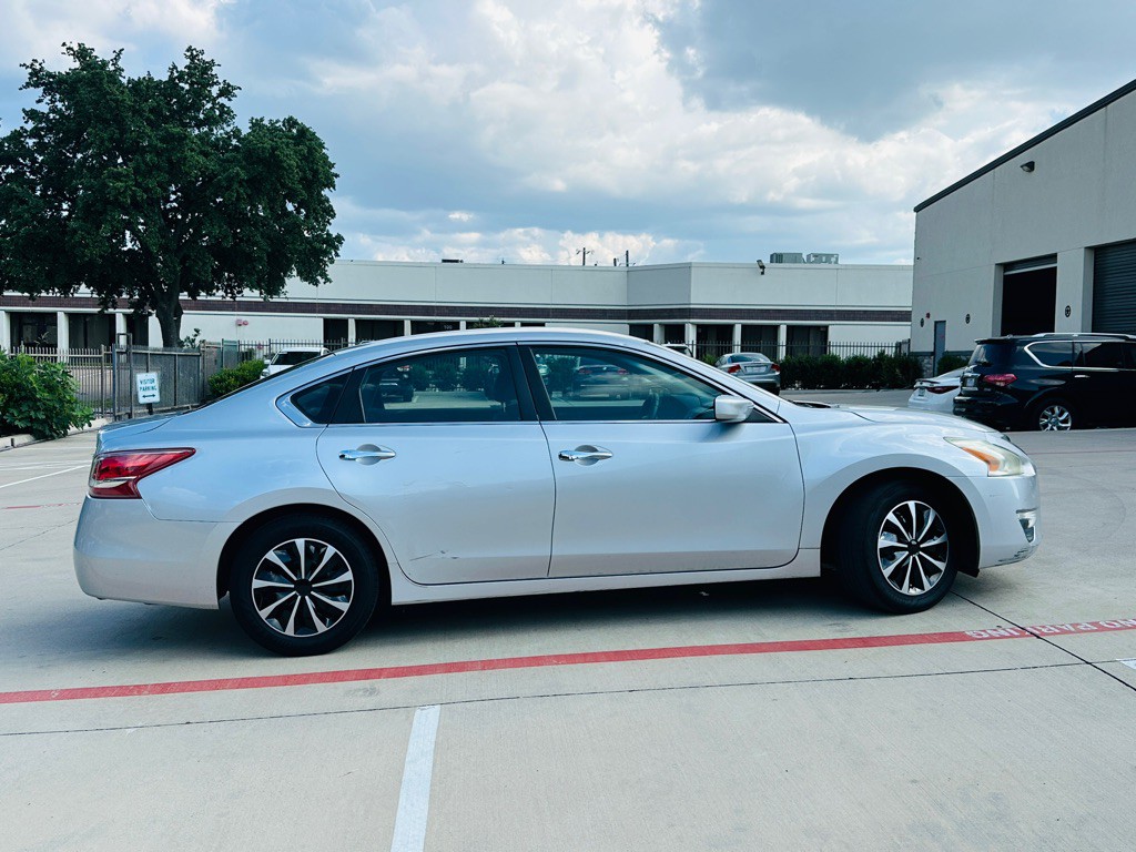 2013 Nissan Altima Image 10
