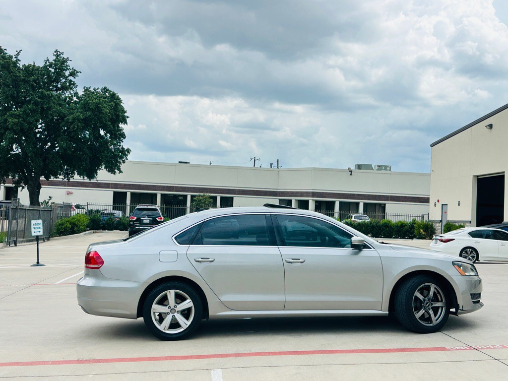 2013 Volkswagen Passat Image 12
