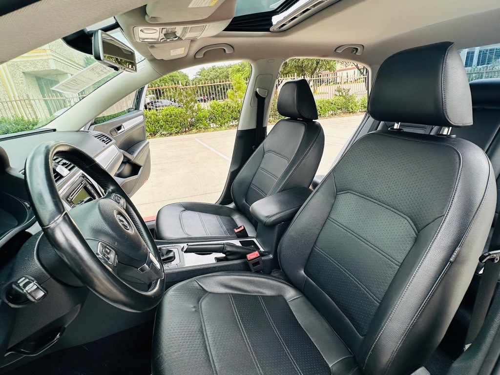 2013 Volkswagen Passat Image 16