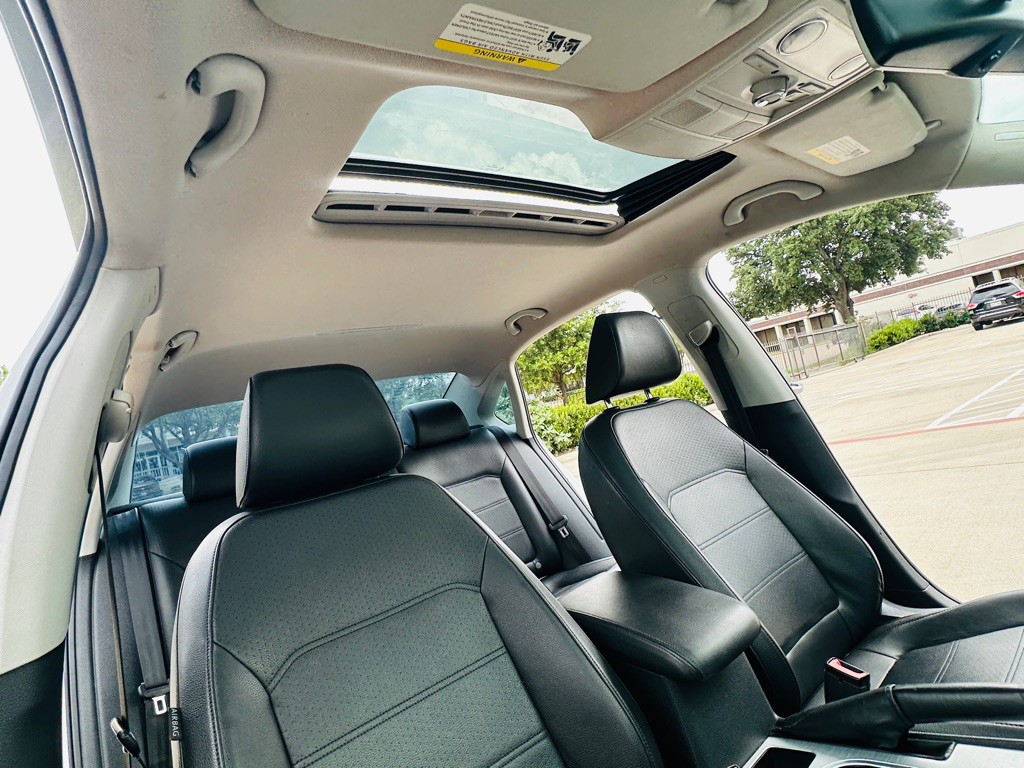 2013 Volkswagen Passat Image 25