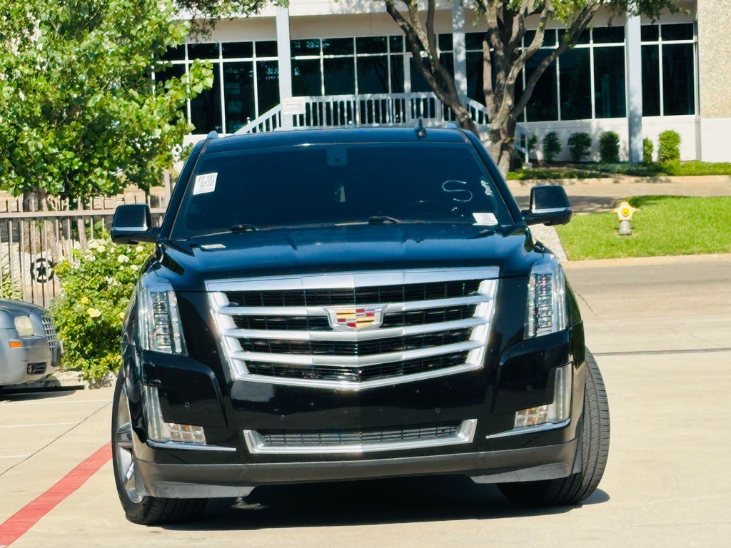 2018 Cadillac Escalade Image 2