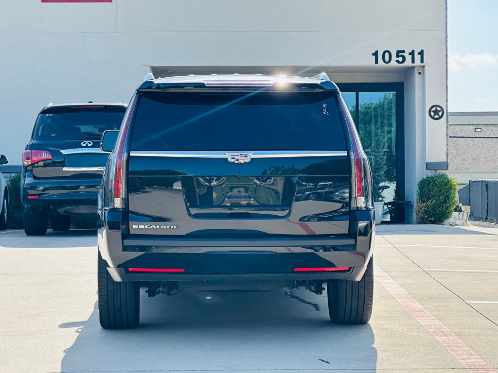 2018 Cadillac Escalade Image 9