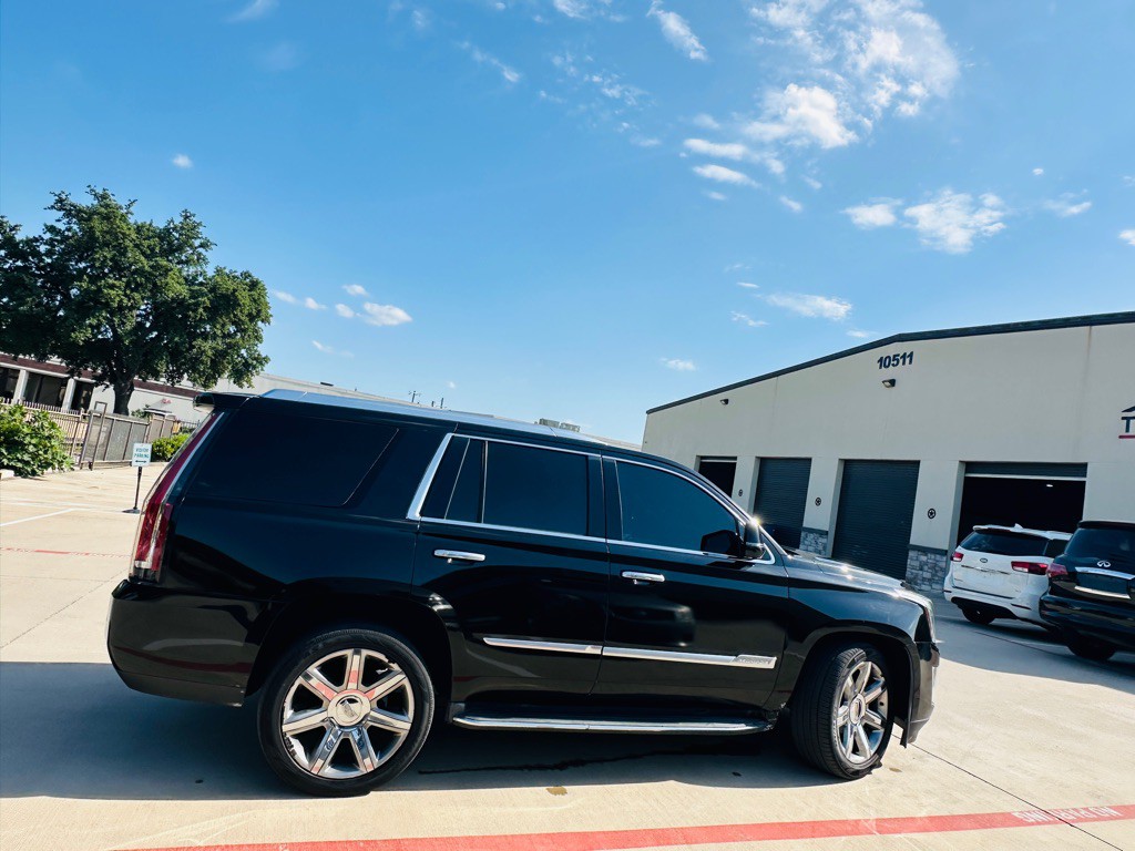 2018 Cadillac Escalade Image 12