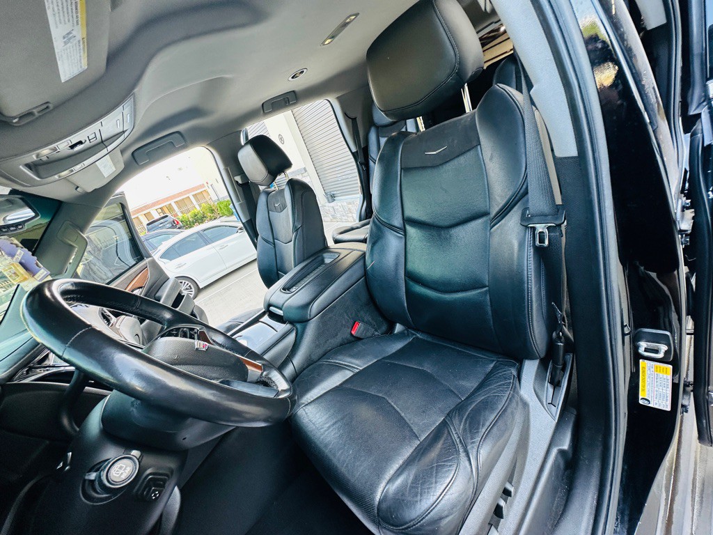 2018 Cadillac Escalade Image 17