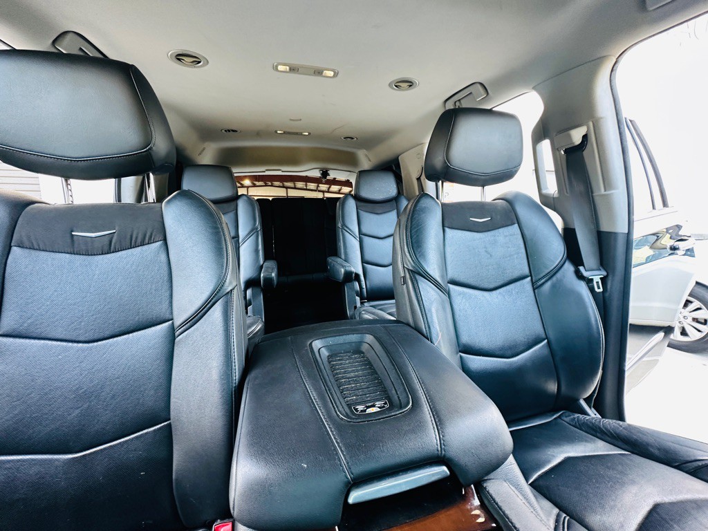 2018 Cadillac Escalade Image 29