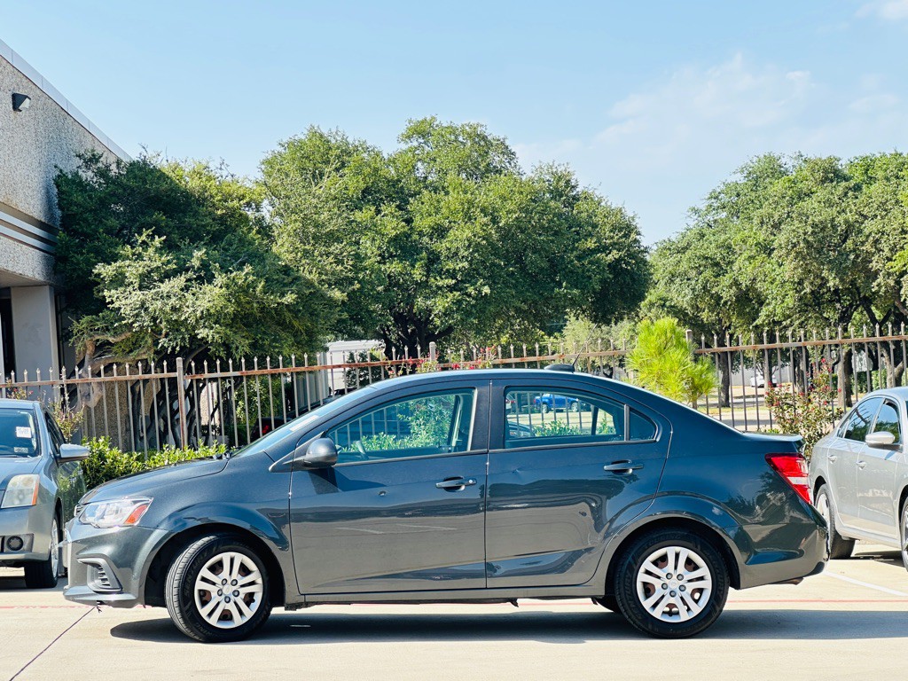 2020 Chevrolet Sonic Image 5