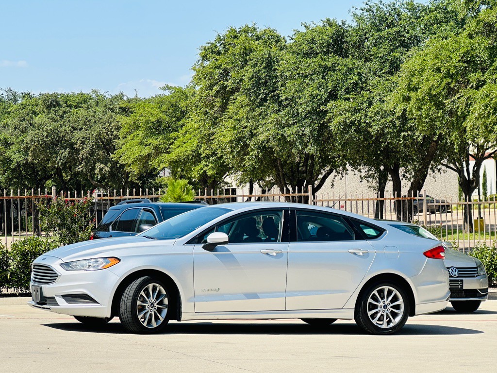 2017 Ford Fusion Image 5