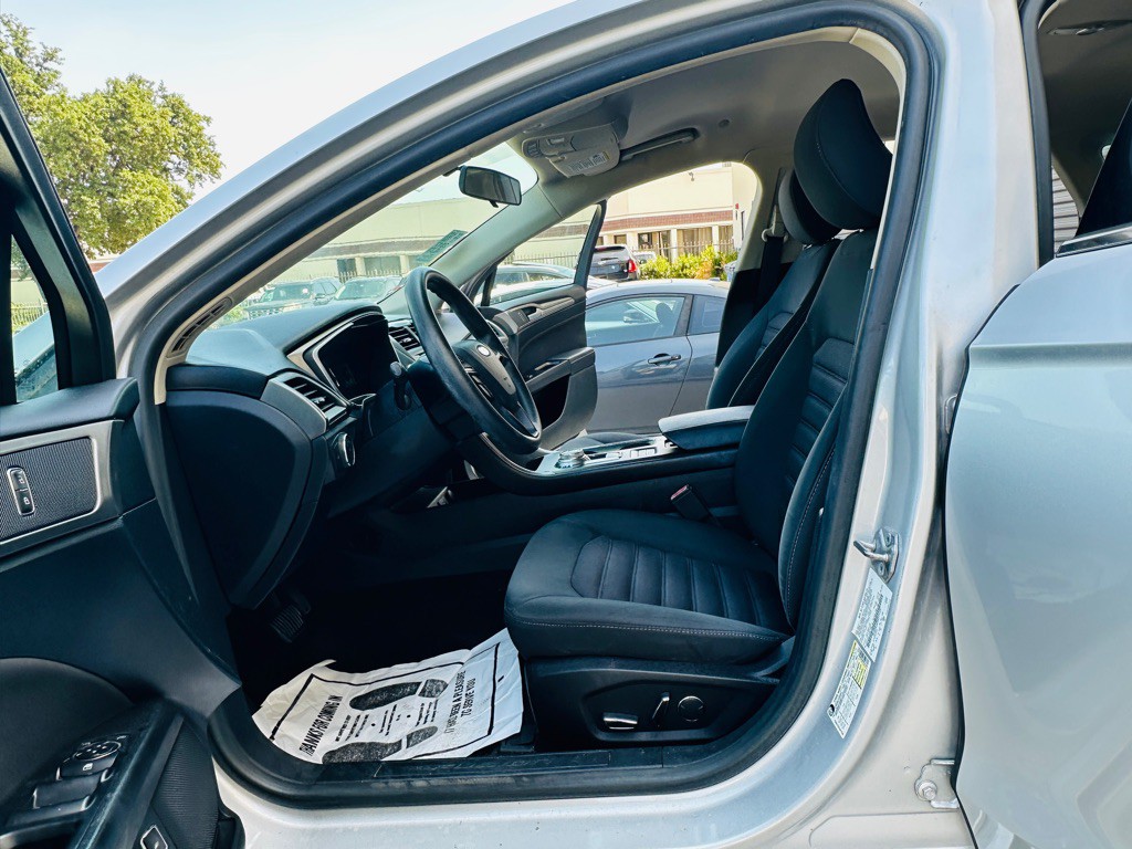2017 Ford Fusion Image 14