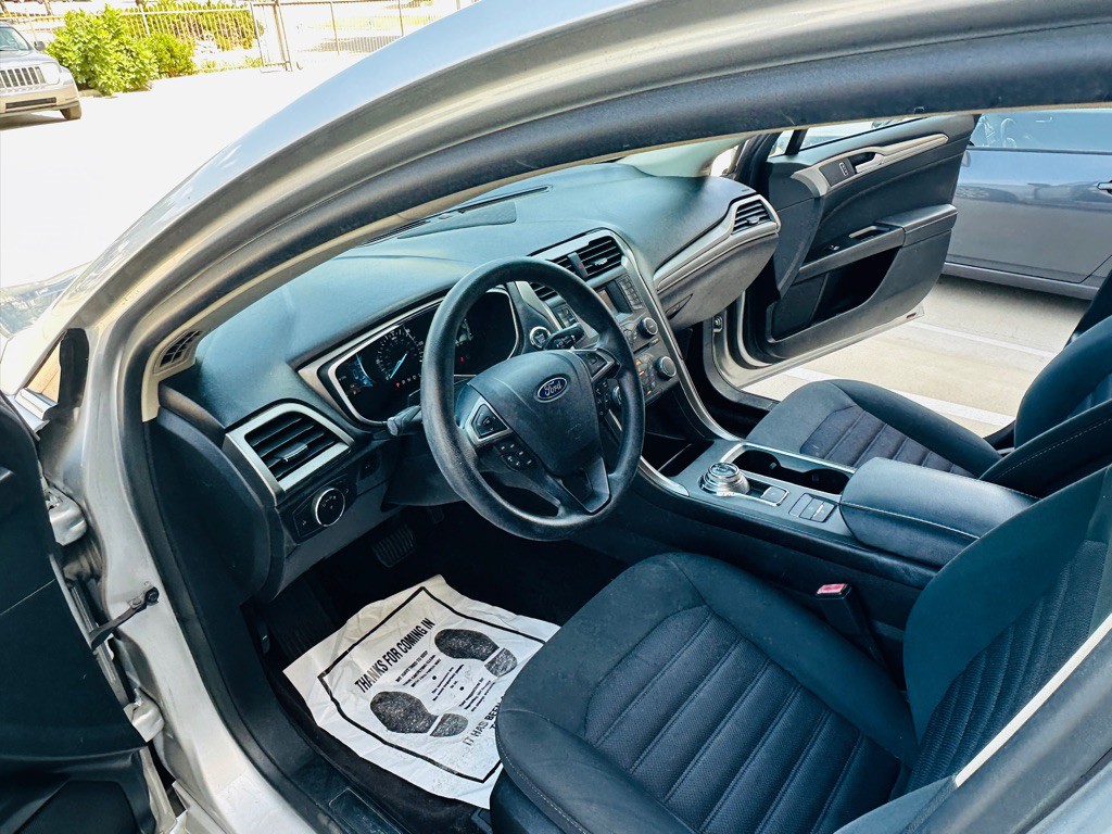 2017 Ford Fusion Image 15