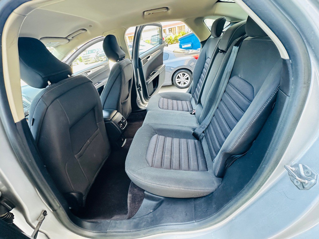 2017 Ford Fusion Image 18