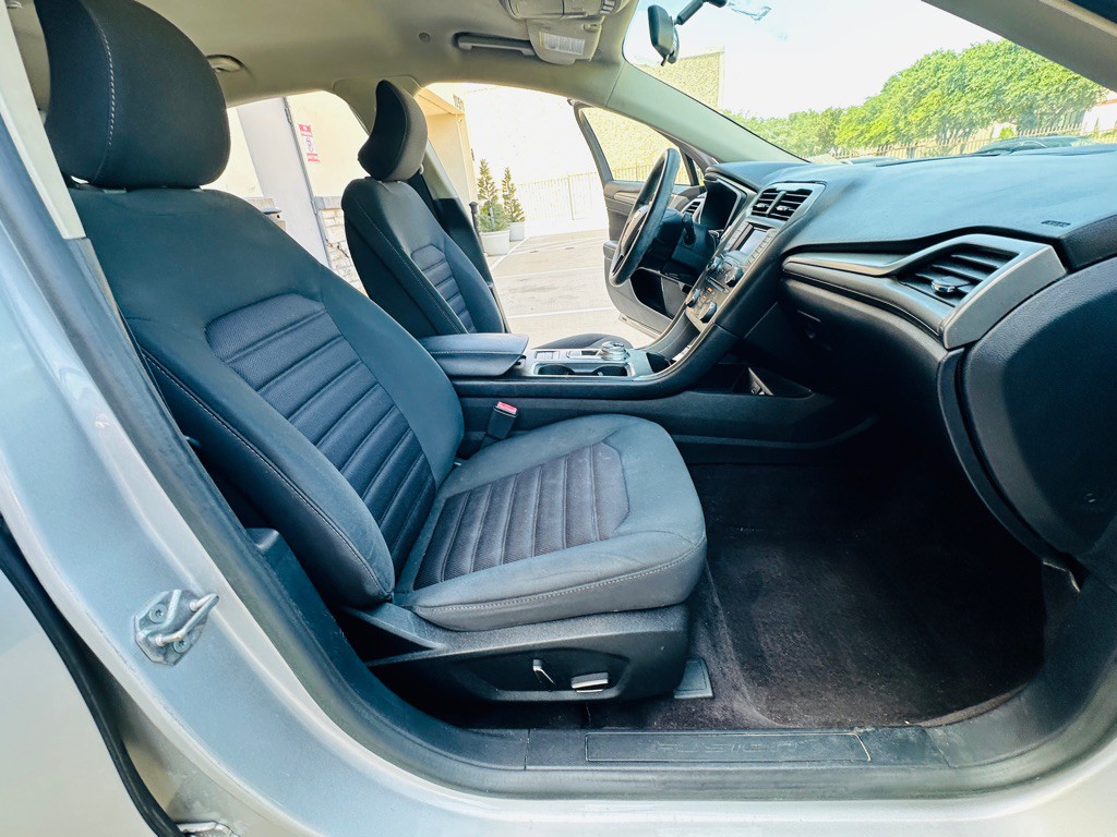 2017 Ford Fusion Image 22