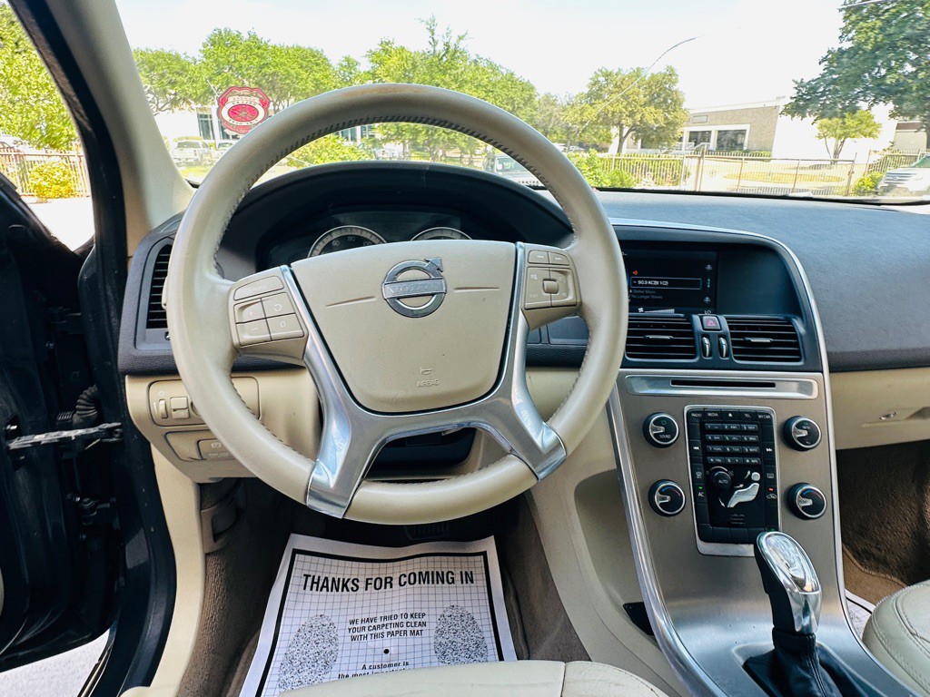 2013 Volvo XC60 Image 16