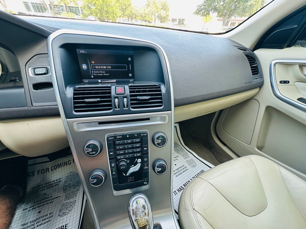 2013 Volvo XC60 Image 26