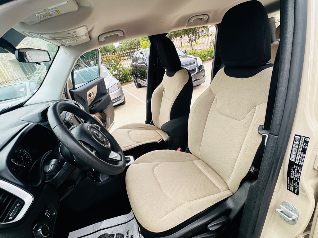 2016 Jeep Renegade Image 16