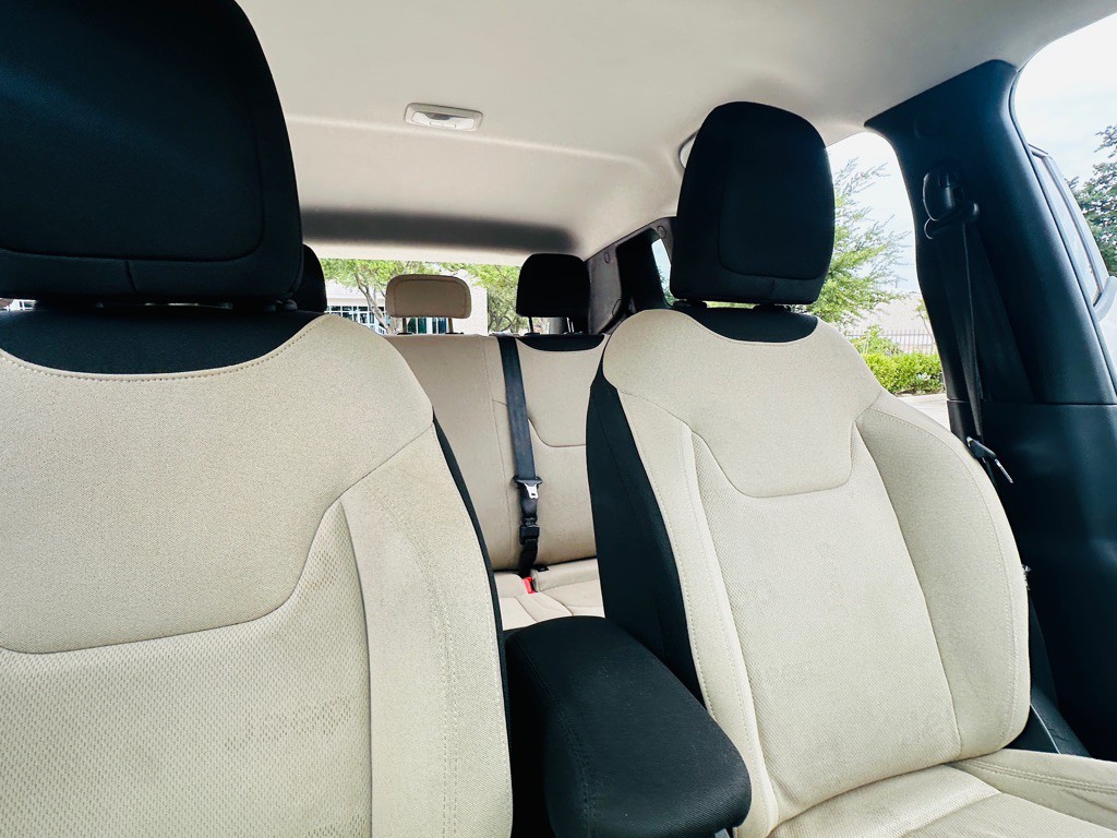 2016 Jeep Renegade Image 28