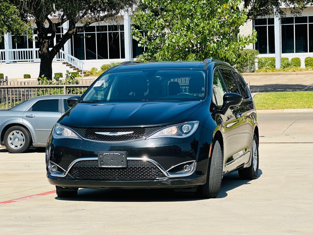 2019 Chrysler Pacifica Image 3