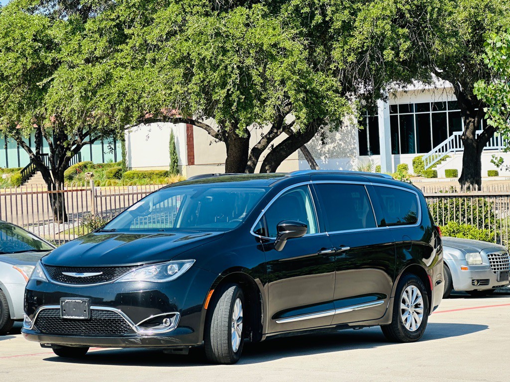 2019 Chrysler Pacifica Image 4
