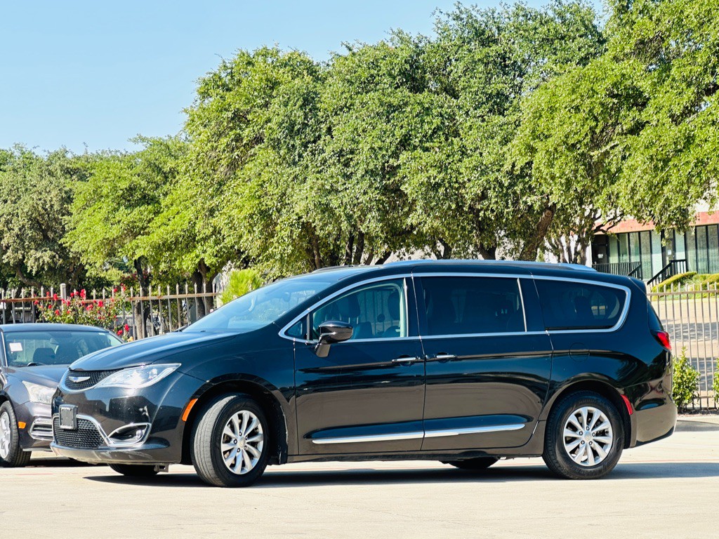 2019 Chrysler Pacifica Image 5