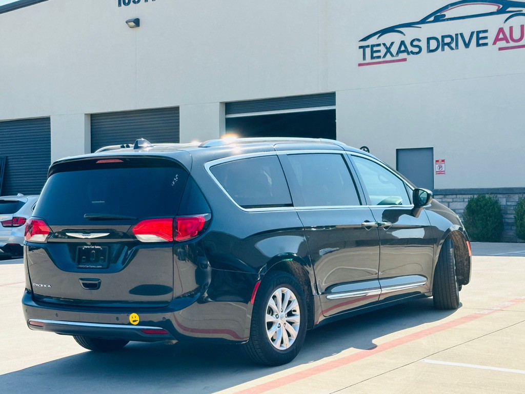 2019 Chrysler Pacifica Image 13