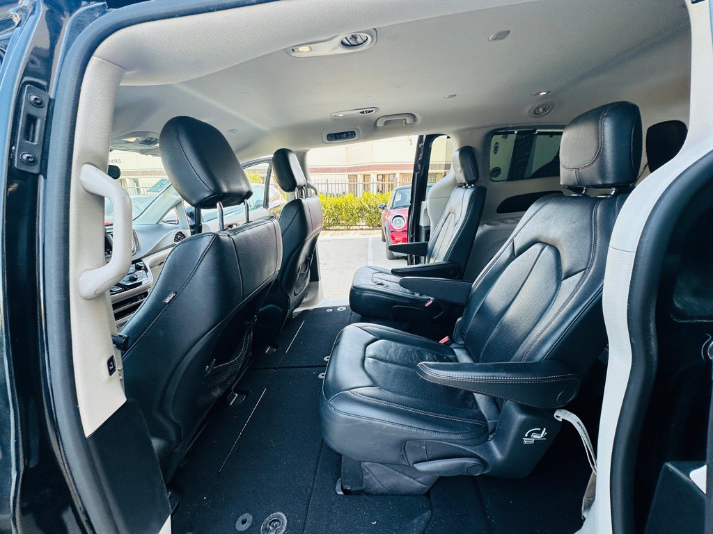 2019 Chrysler Pacifica Image 21