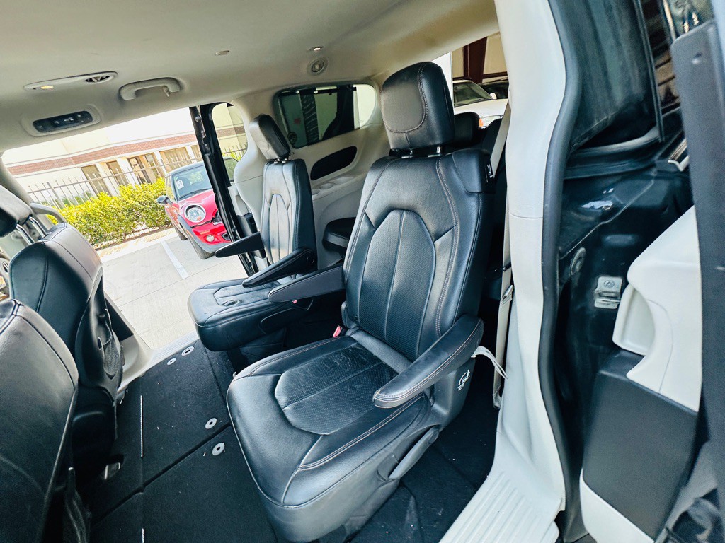 2019 Chrysler Pacifica Image 22